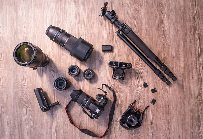 Accesorios más utilizados en fotografía (tarjeta SD, trípode, correas)